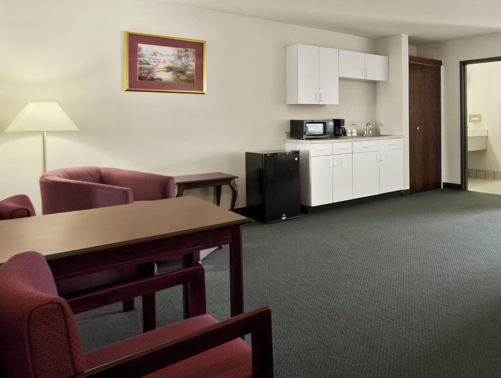 Days Inn & Suites By Wyndham Romeoville Exterior foto